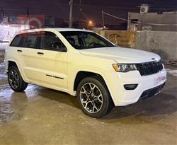 جیپ گراند شیرۆکی